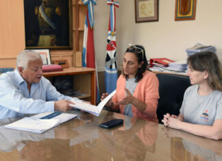 Municipio de Concepción del Uruguay realiza aporte a AGMER para fortalecer capacitación docente