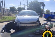 Accidente en Alfonsina Storni y Misiones: motociclista fracturado tras ser embestido por un auto