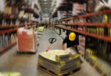 Indec: las ventas en supermercados mayoristas cayeron por sexto mes consecutivo