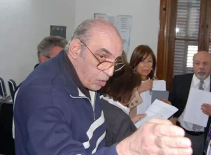 moscardon-696x512_jpg