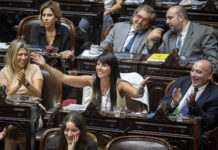 Por presión de la Rosada, Villaverde se bajaría del Senado debido a su relación con Fred Machado