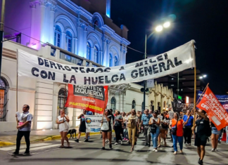 Sindicatos y organizaciones protestaron en Concepción del Uruguay contra la reforma laboral de Milei