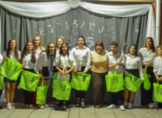 Municipio acompaña colación de egresados secundarios con orientación en Turismo