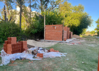 Comenzó la construcción de sanitarios públicos en la plaza Schiavo de Concepción del Uruguay