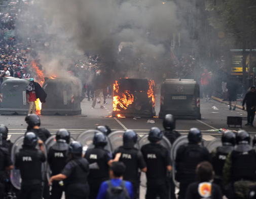 Screenshot 2025-12-30 at 08-22-28 La Justicia declaró la nulidad del protocolo antipiquetes aplicado por el Gobierno en manifestaciones y cortes de calle Uruguayenses