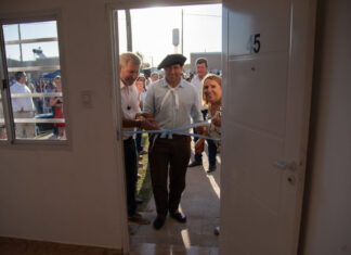 Frigerio entregó 100 viviendas a familias de Gualeguay construidas con fondos nacionales