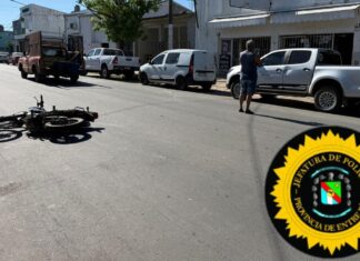 Crisis Vial en La Histórica: motociclista de 23 años chocó con una camioneta y fue trasladado al hospital
