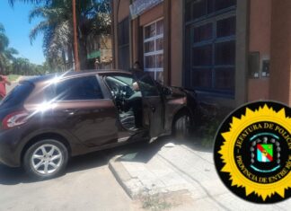 Irresponsabilidad al volante: dio positivo de alcoholemia, perdió el control y chocó contra un comercio