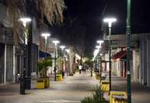 Avanza la puesta en valor del alumbrado en la Peatonal y el Puerto Viejo