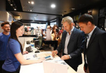 Sidecreer lanzó su nueva tarjeta con un sistema renovado y una red de terminales de pagos y cobros propia