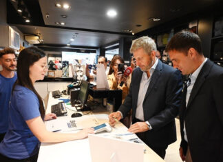 Sidecreer lanzó su nueva tarjeta con un sistema renovado y una red de terminales de pagos y cobros propia