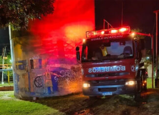 Un incendio en el Ecoparque de Gualeguaychú demandó diez horas de trabajo a bomberos de cinco ciudades