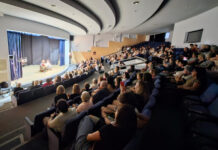 El Taller de Teatro para Adultos Mayores cerró el año con una muestra en el Auditorio Municipal