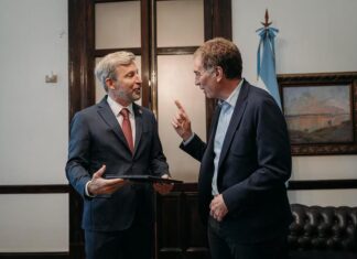 Tras gira de Santilli, se afinan números para aprobar la reforma laboral en el Congreso