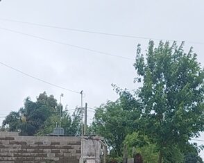 Reclamo barrial sin respuestas oficiales. Piden arreglos y señalización en una calle del barrio Planta Emisora