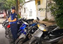 Retienen 12 motos en un control policial en bulevares Díaz Vélez e Yrigoyen