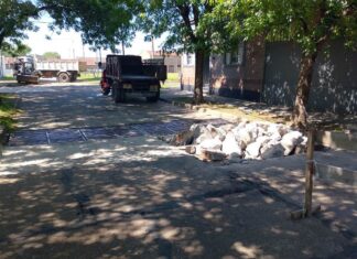 Avanzan tareas de bacheo en barrio Los Tanques y toma de juntas en la zona de La Terminal