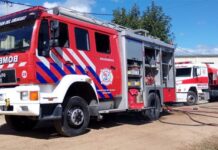 Bomberos trabajan en un incendio en una vivienda de calle Ingeniero Henri en CdelU