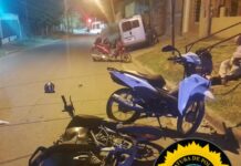 Violento siniestro vial entre motociclistas dejó a un conductor en estado reservado