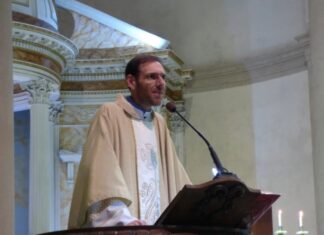 El padre Goyo asume un nuevo desafío de evangelización y fortalece el diálogo digital