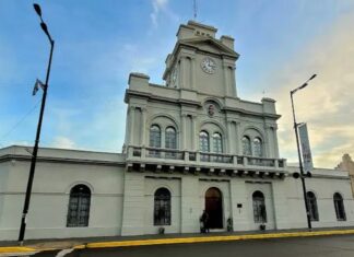 Ataque con botellas dejó dos policías heridos en Concepción del Uruguay