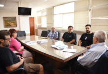 Cerveza, música y fiesta en plaza Ramírez
