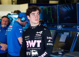 Franco Colapinto completó 64 vueltas y finalizó 6° en su tercera jornada de pruebas en Bahréin