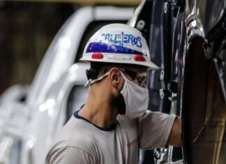 La capacidad instalada industrial cayó al 53,8% en diciembre, el nivel más bajo en dos años