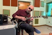 El Indio Solari desmiente rumores de ACV con una foto en su estudio: «Chequeos de rigor, salud estable»