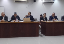 Juicio a Juan Ruiz Orrico: un perito explicó con un pizarrón por qué el Corsa retrocedió tras el impacto