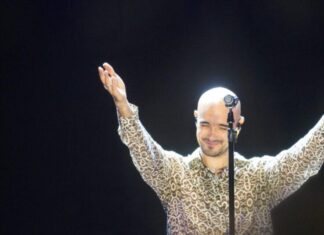 Abel Pintos brilló en Colón ante un predio colmado en la anteúltima noche de la Fiesta de la Artesanía