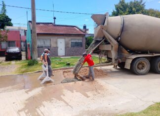 Avanza el plan de bacheo en Concepción del Uruguay: corte temporal en Puerto Viejo