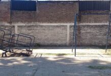 Juegos dañados en Plaza Rivadavia