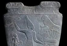 Las sandalias de Narmer o la historia olvidada del hombre-peatón