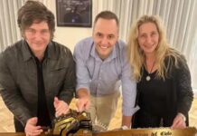 En su peor momento, el Gobierno sigue ratificando a Adorni