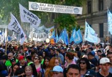 La CGT marcha a Tribunales para judicializar la reforma laboral mientras los docentes paran y se movilizan al Congreso