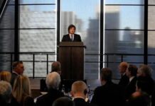 La aprobación de Milei vuelve a caer en marzo y toca su piso histórico