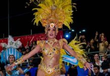 Carnaval solidario: campaña de útiles escolares por comida con la Batería Atómica de Aimará