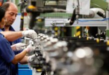 Hay dos millones de personas desocupadas o trabajando en negro en la Argentina