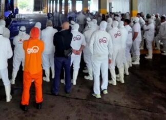 Persisten las tensiones en Granja Tres Arroyos: reclaman el pago de salarios y días caídos