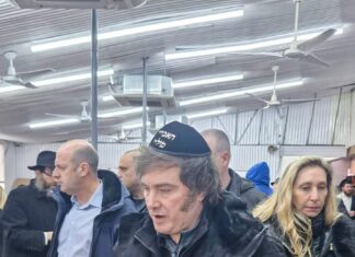 Milei visitó en Nueva York la tumba del «rebe de Lubavitch» en el marco de su gira por Estados Unidos