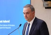 Los viajes del jefe de gabinete en la mira de la justicia