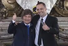 A deslomarse en Córdoba: Milei no le suelta la mano a Adorni y se lo lleva de paseo