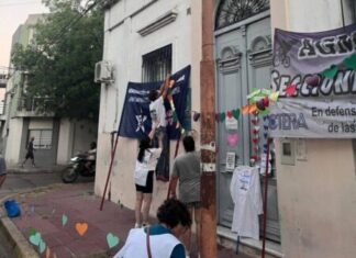 Los docentes hicieron su reclamo ante la Dirección Departamental de Educación Uruguay