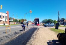 Realizan tareas de bacheo en barrio Santa Teresita y en el acceso Bruno