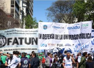 Gremios universitarios docentes y no docentes comienzan semana de paro y medidas de fuerza