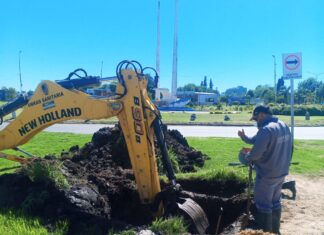Intensifican trabajos en redes de agua y cloacas en distintos barrios