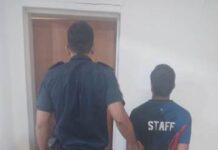 Detuvieron a dos hombres tras sustraer una reja de una vivienda
