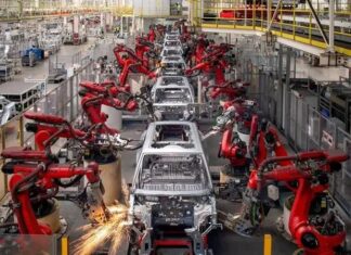 La industria se desplomó 8,7% en febrero y borró toda la suba de la era Milei