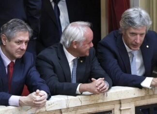 Se fugan más de USD 3.500 millones en un mes